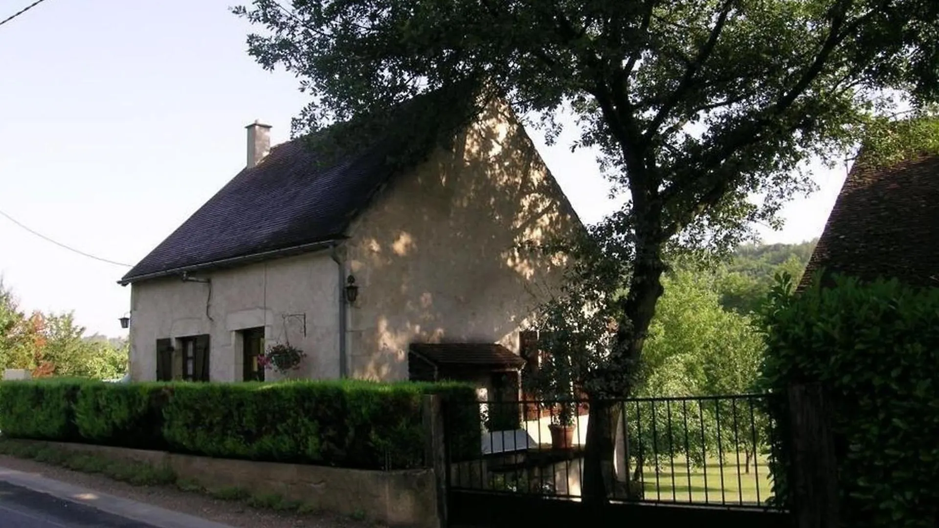 Maison Independante Avec Grand Jardin Et Cheminee, Proche Saint Pourcain - Confort Et Tranquillite - Fr-1-489-38 Bransat